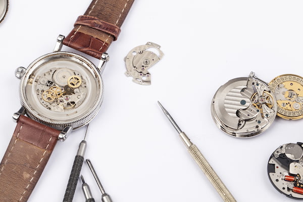 Que comprend la réparation d'une montre Seiko?