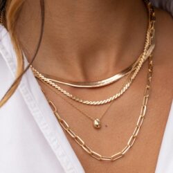 collier-chaine-maille-serpent-plaque-or