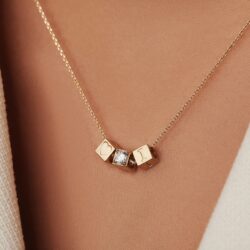 isabel-bernard-le-marais-felie-collier-de-cube-en